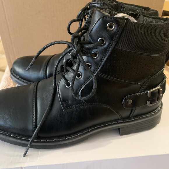 Aldo Balish-K Boys Boots in Black in US 4 - Picture 2 of 7